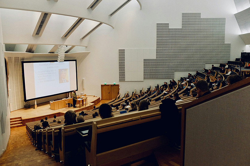 131-International-Students-1.jpg