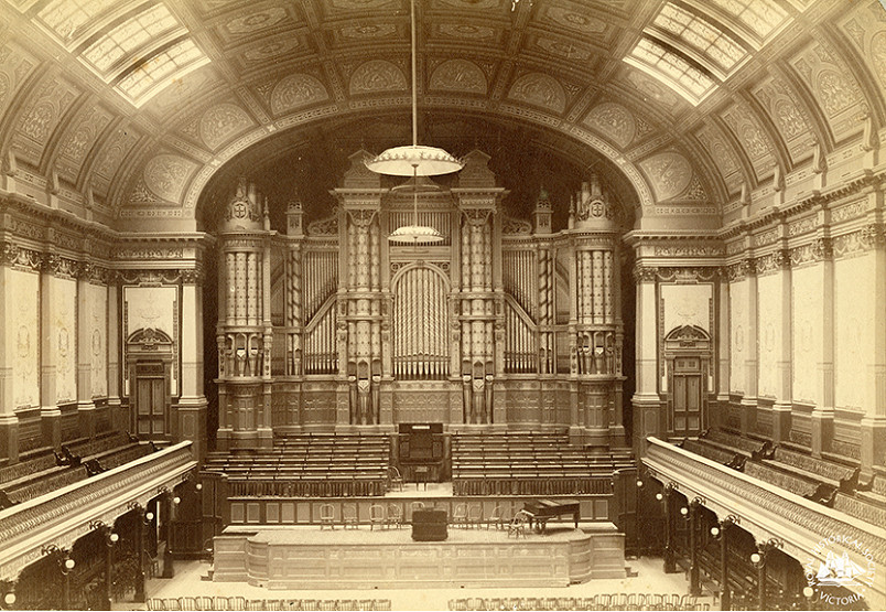 Thunder, drums, bells, whistles: the magic of the Town Hall organ