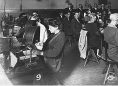 Singing their songs at the Central Telegraph Office, Elizabeth St, early 1920s