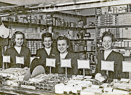 The women at Manning’s on the concourse at Flinders Street Station