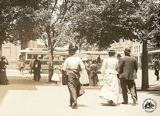 A stroll along Collins St, 1900