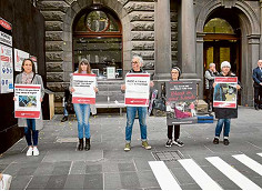 Campaign to ban horse-drawn carriages fires up