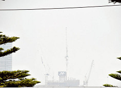 Smoke shuts down city construction