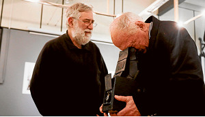 The aPostles of press pics